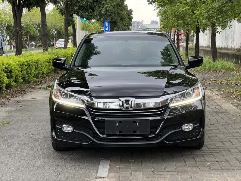 Honda Accord — фото 2