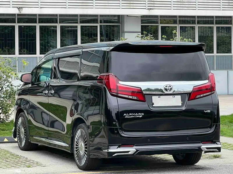 Toyota Alphard — фото 5