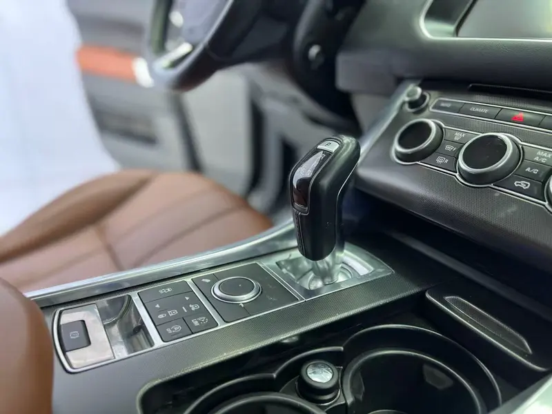 Land Rover Range Rover Sport — фото 10