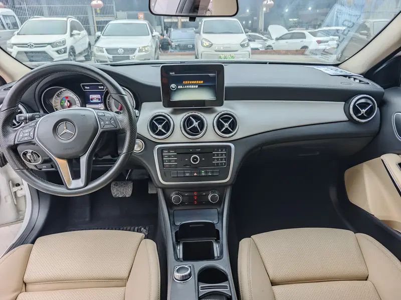 Mercedes-Benz GLA — фото 7