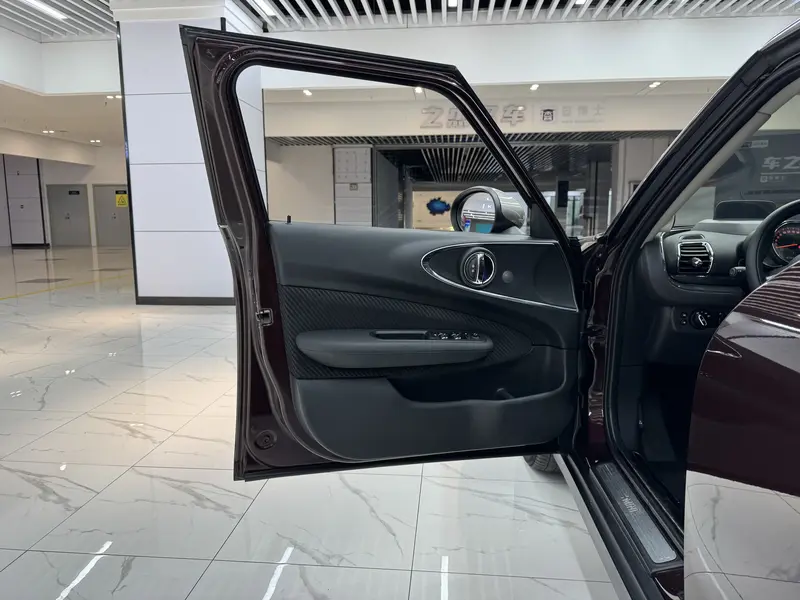 MINI CLUBMAN 1.5 T COOPER — фото 13