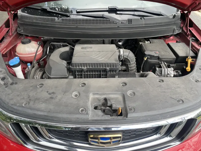 Geely Vision X 3 1.5 L CVT Premium — фото 7