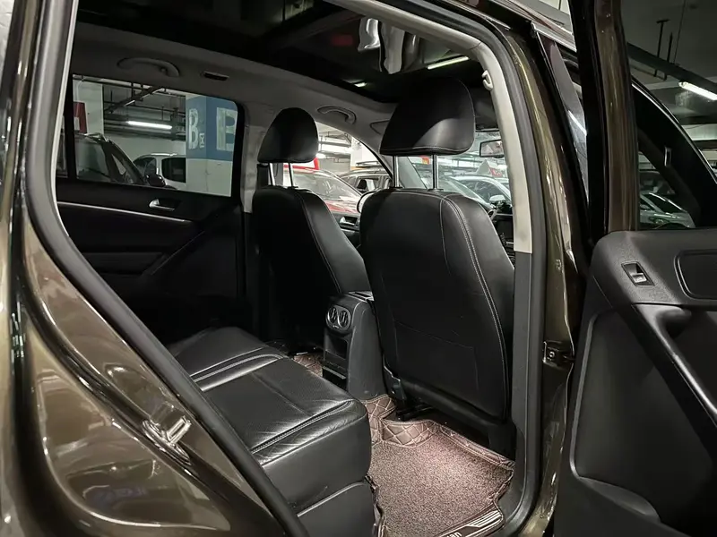 Volkswagen Tiguan — фото 9