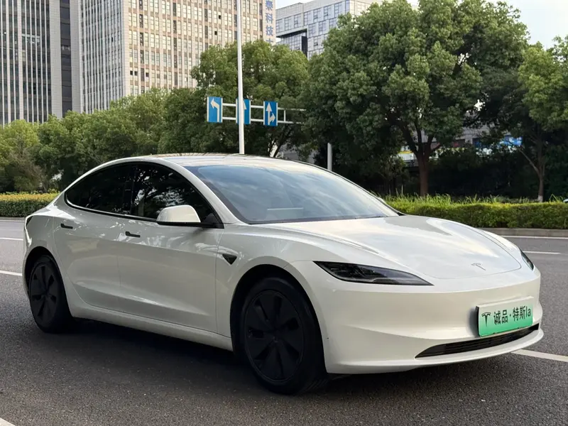 Tesla Model 3 — фото 2