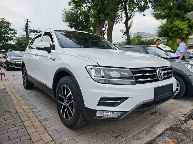 Volkswagen Tiguan L — фото 3