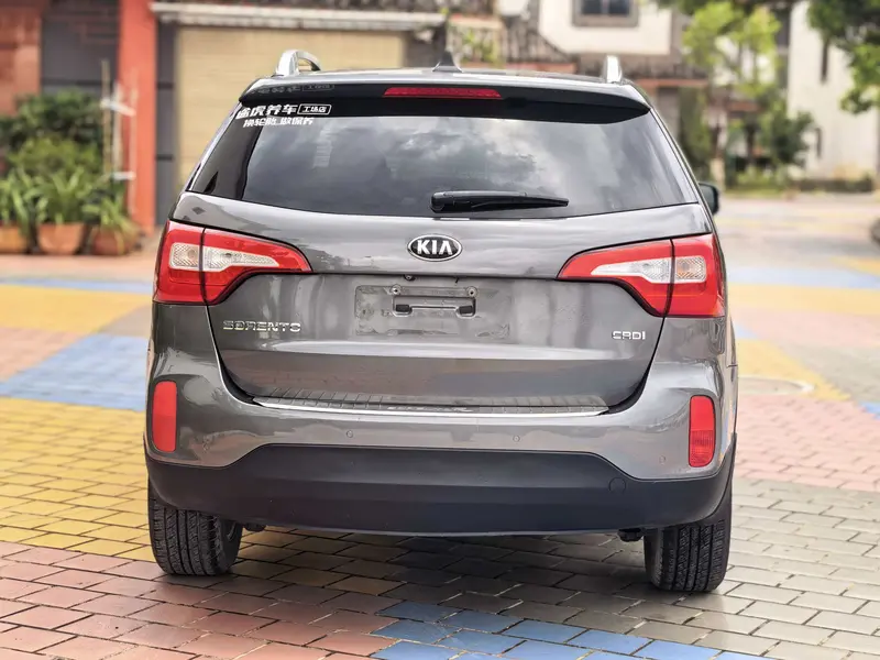Kia Sorento — фото 5