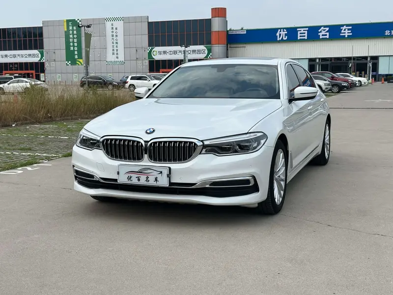 BMW 5 Series — фото 1