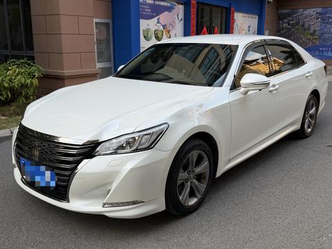 Toyota Crown, 2018 год