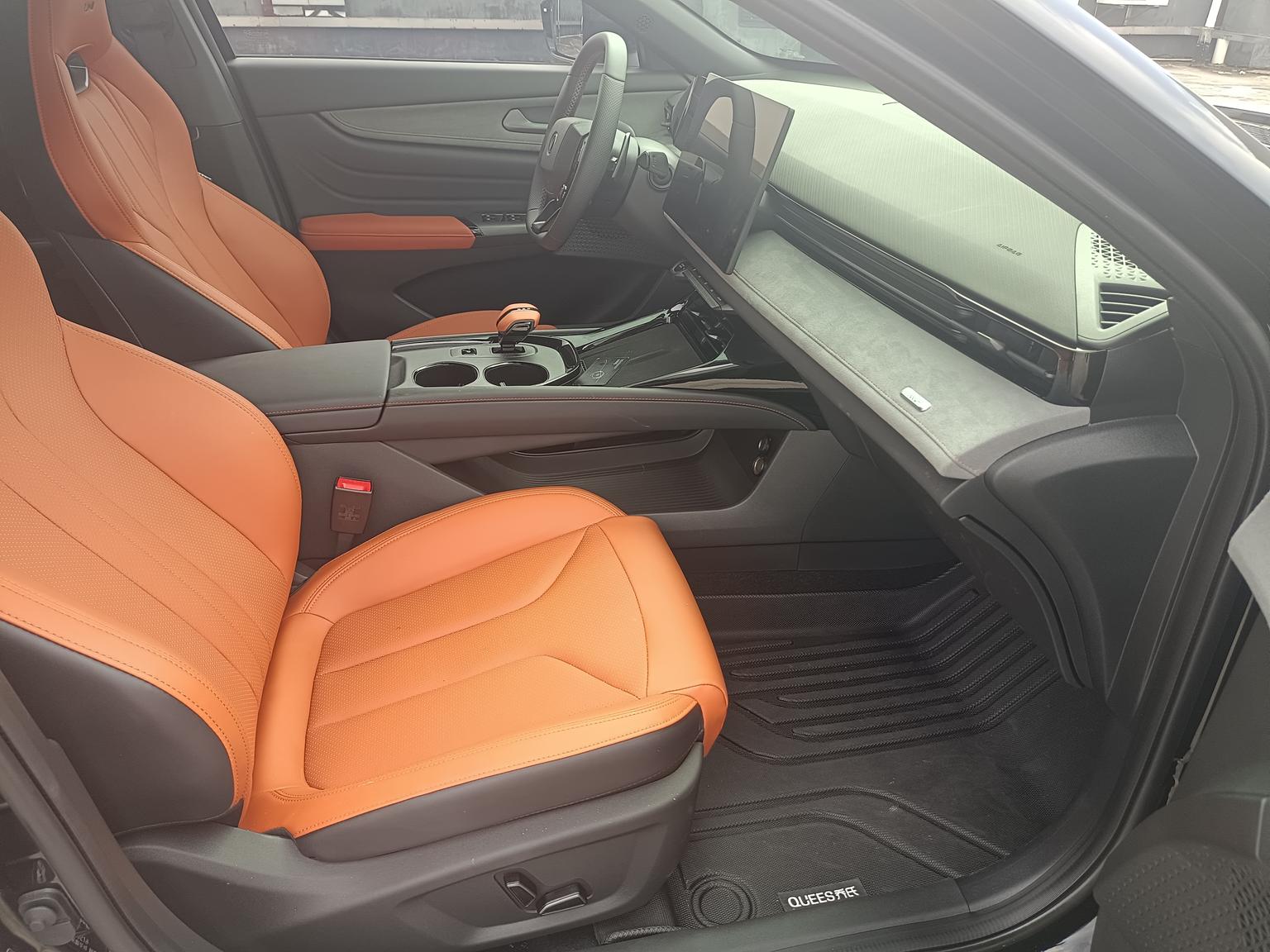 Changan UNI-V 2025 2.0T