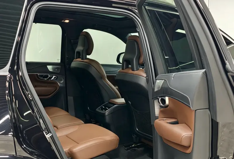 Volvo XC90 — фото 10