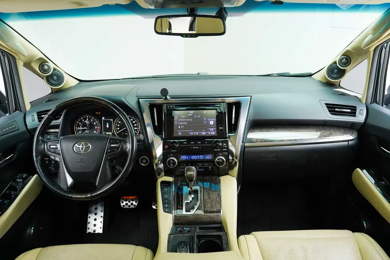 Toyota Alphard — фото 5