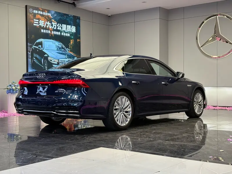 Audi A7L — фото 6