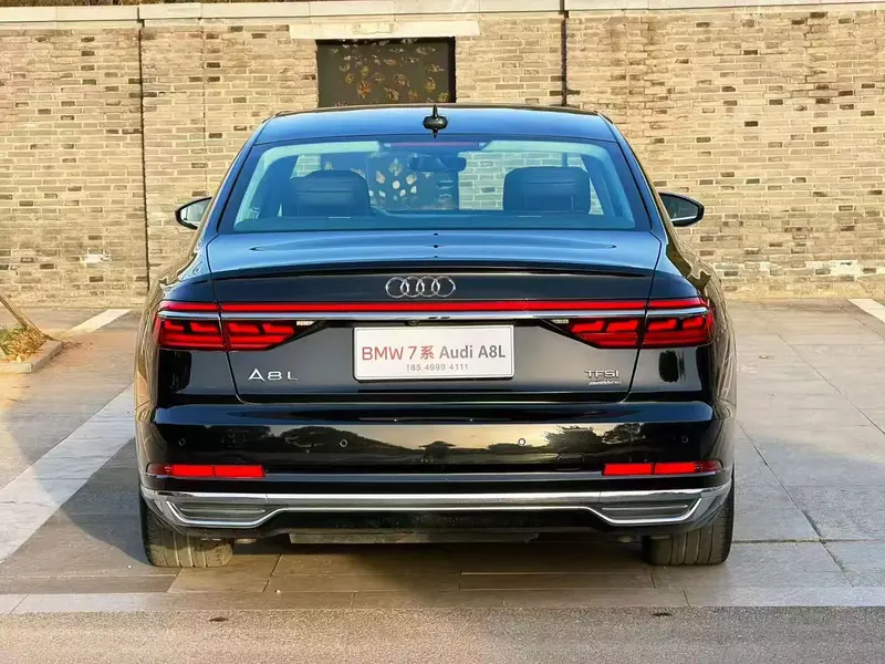 Audi A8 — фото 5