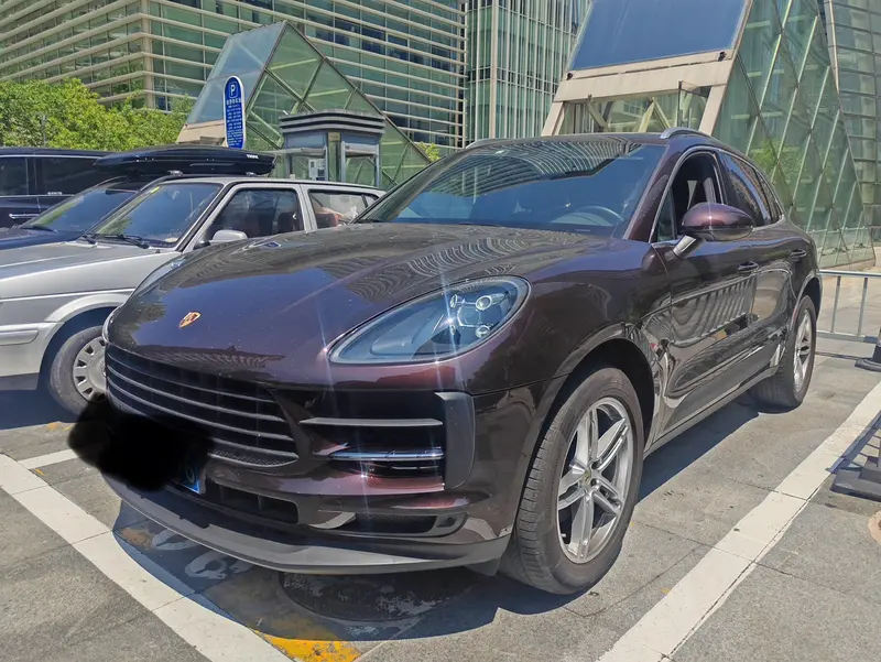 Porsche Macan 2.0 T — фото 1