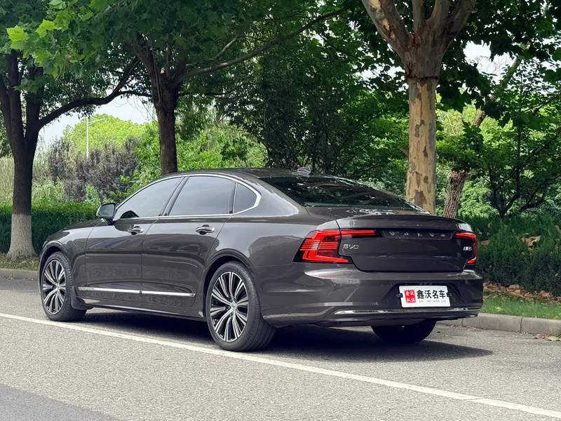 Volvo S90 — фото 4