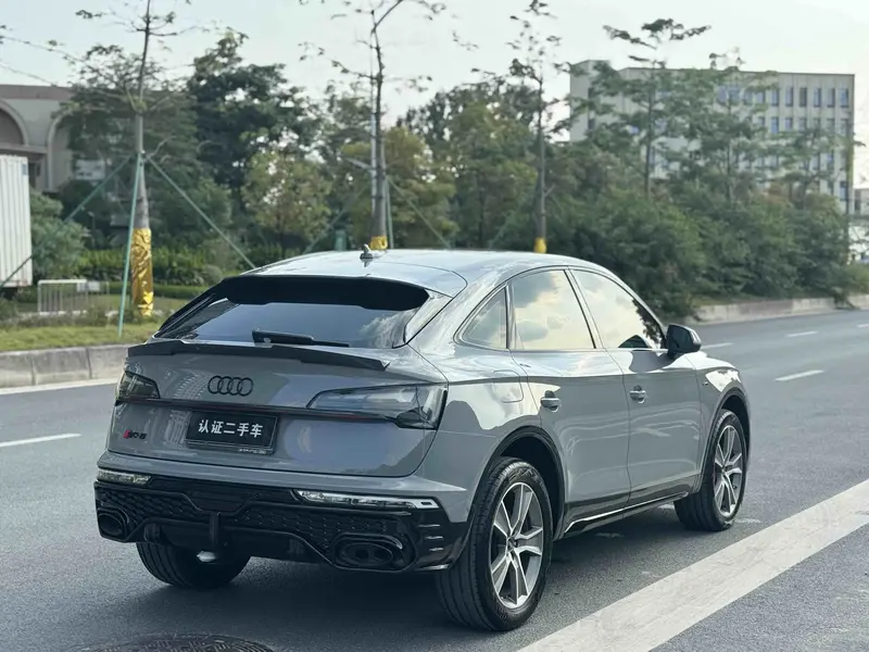 Audi Q5L Sportback — фото 7