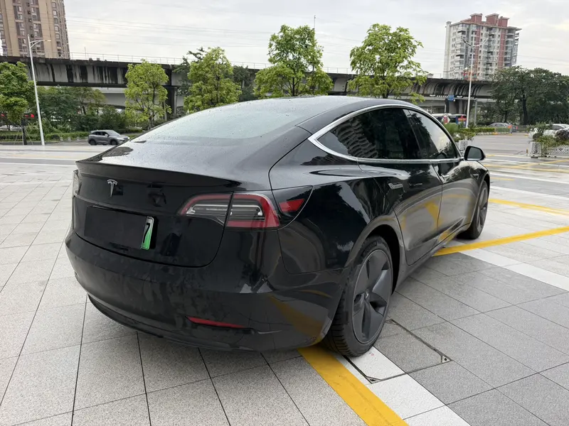 Tesla Model 3 — фото 6
