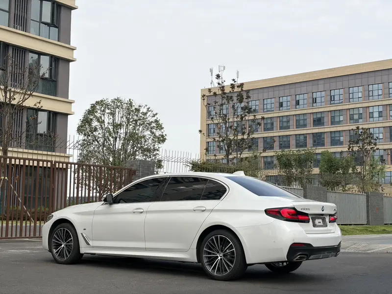 BMW 5 Series — фото 3
