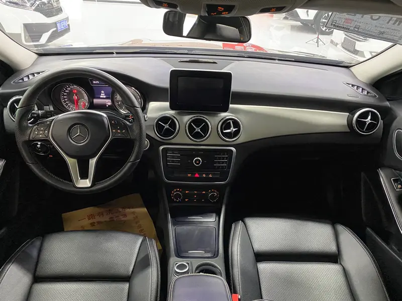 Mercedes-Benz GLA — фото 7
