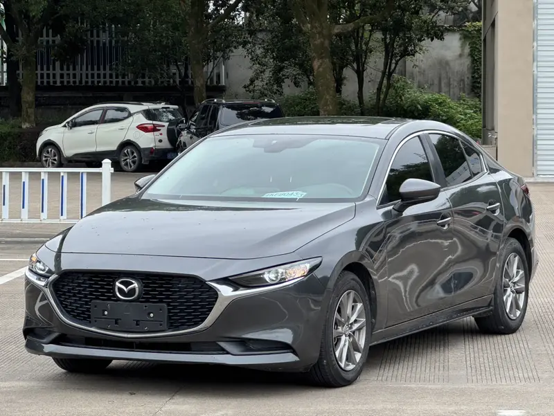 Mazda 3 Axela — фото 1
