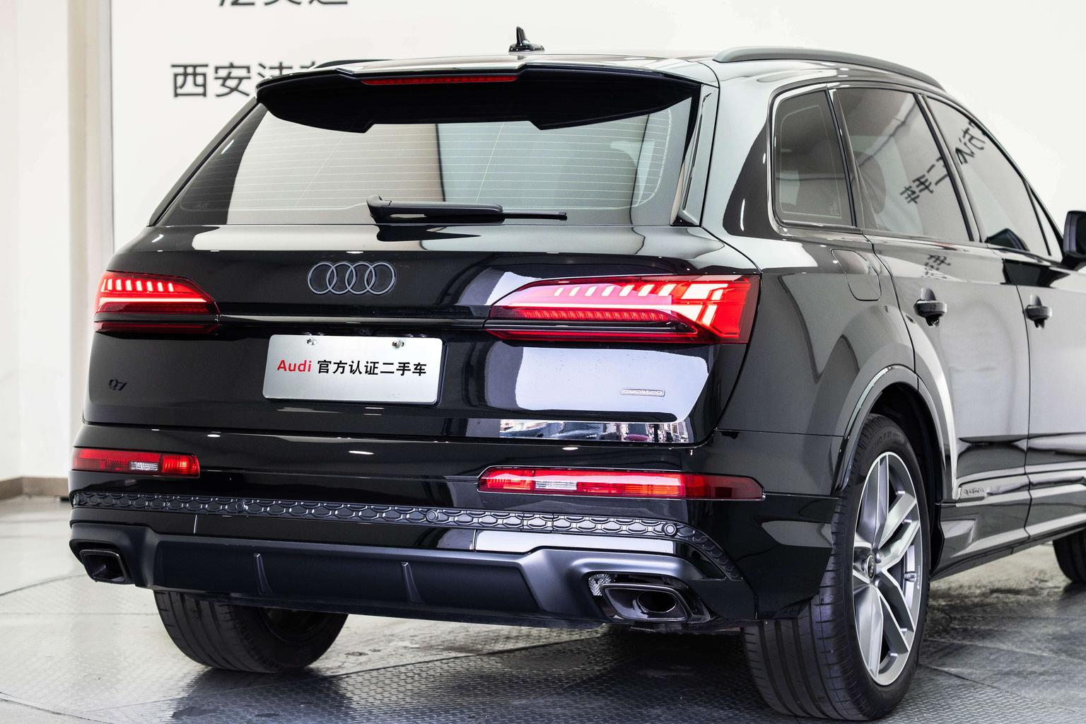 Audi Q7: фотография 21 из 23