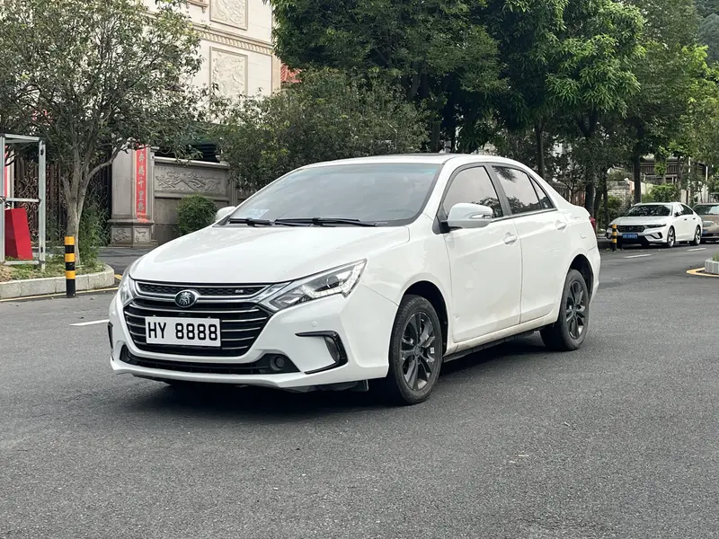 BYD Qin — фото 1