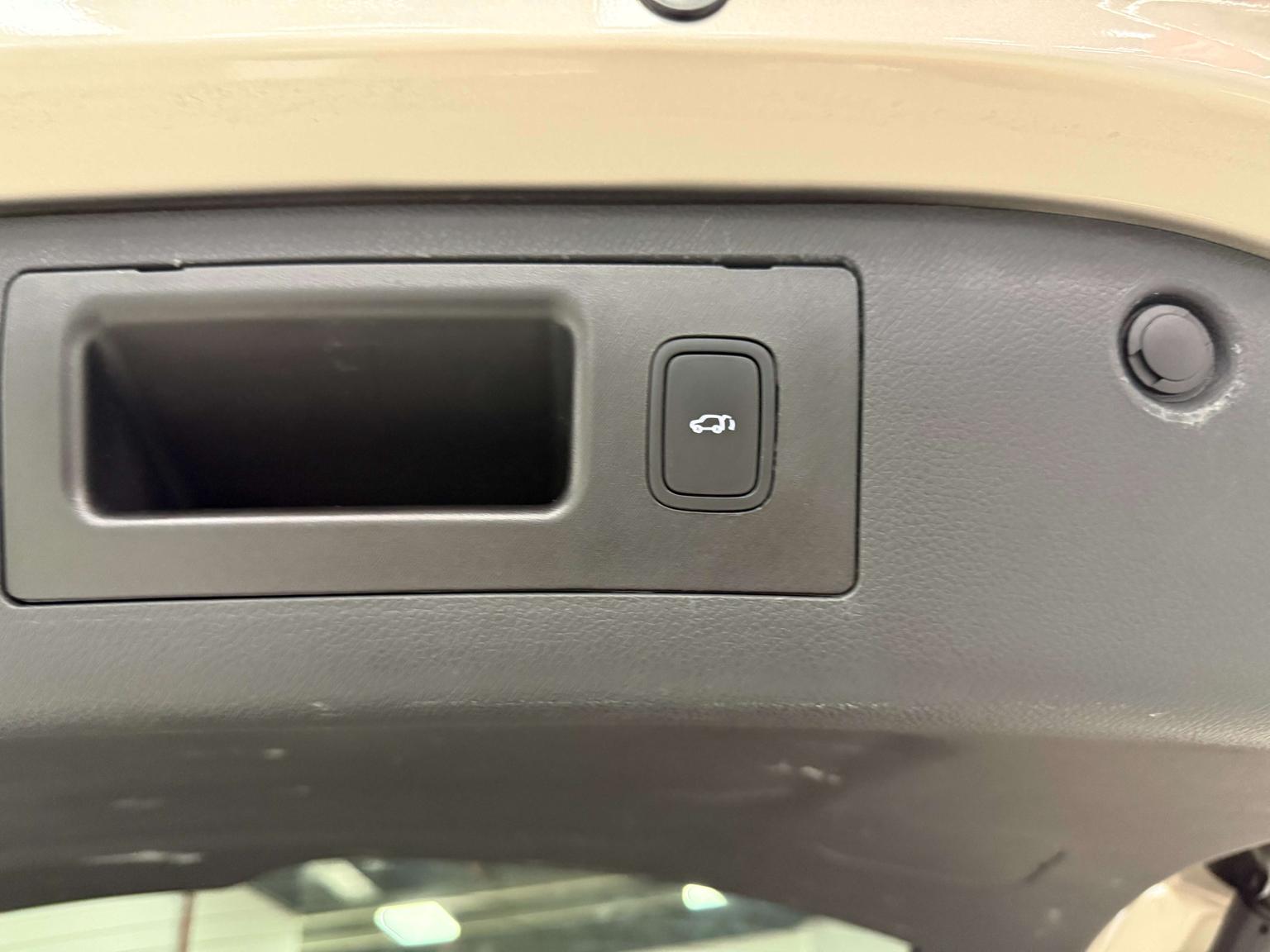 AITO M7: фотография 20 из 25