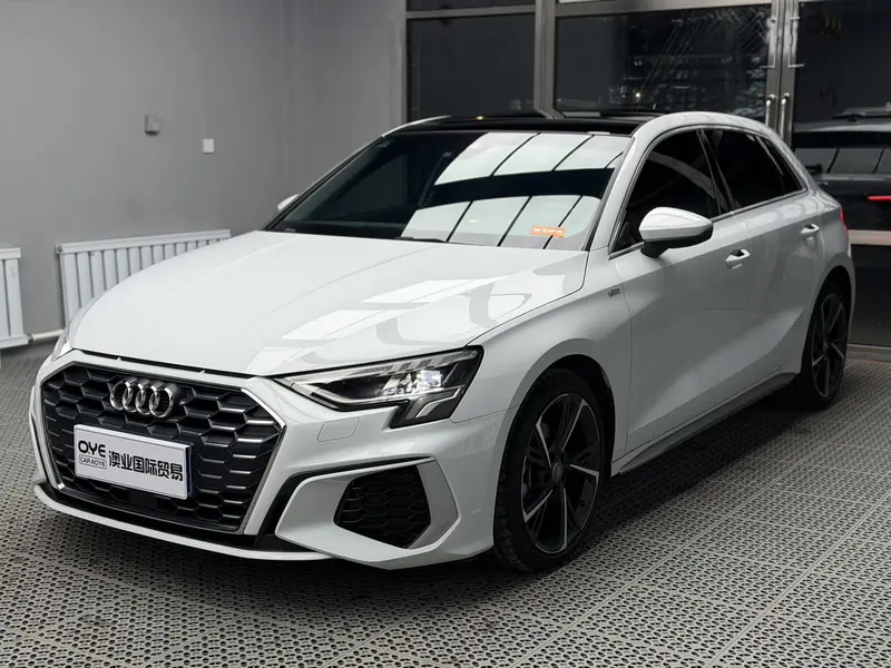 Audi A3 — фото 1