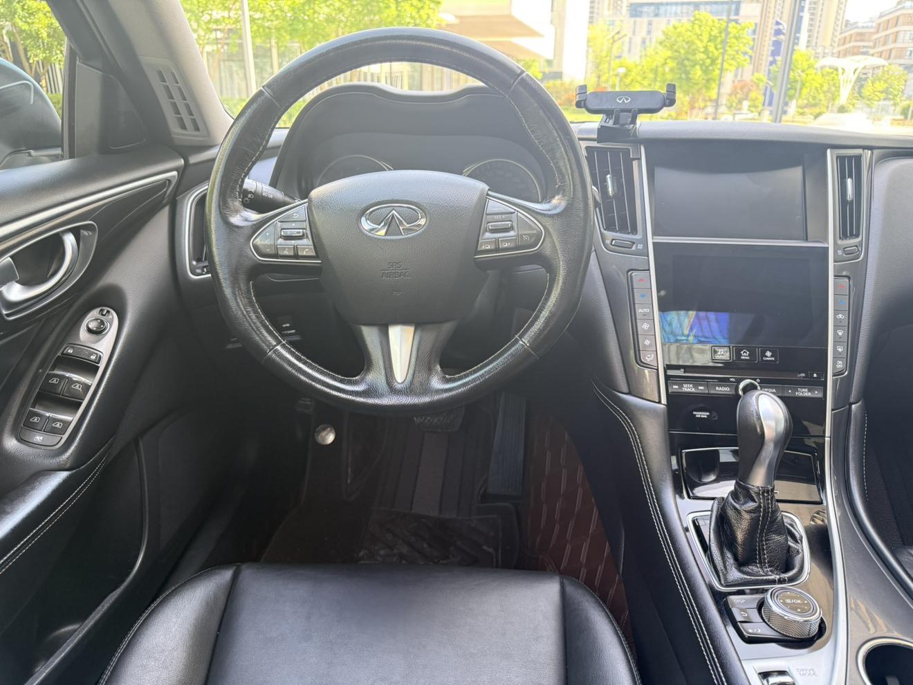 Infiniti Q50L 2016 2.0T Comfort