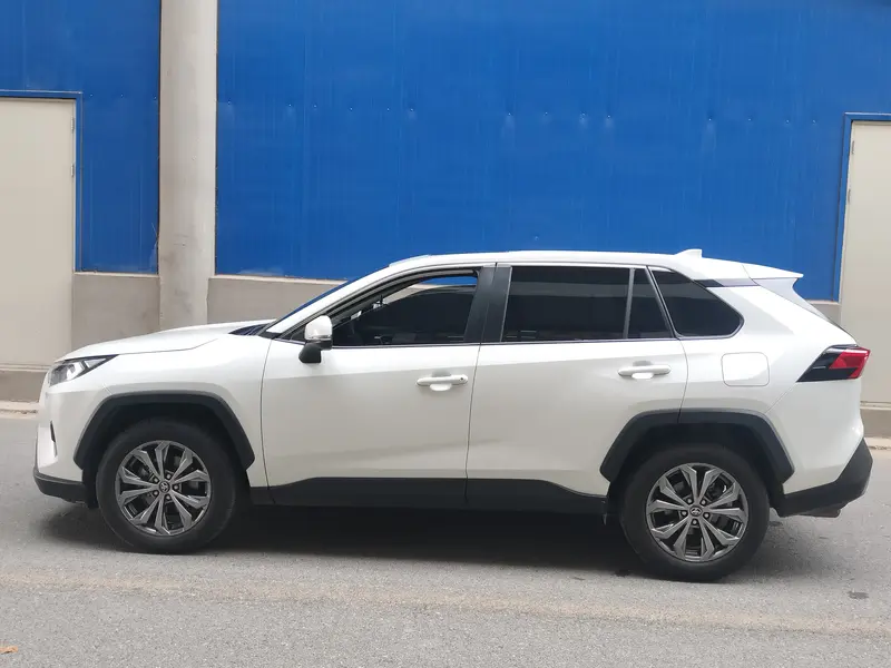 Toyota RAV4 — фото 4