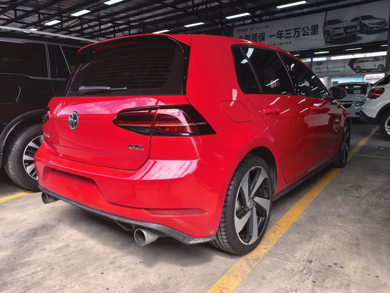 Volkswagen Golf GTI — фото 6