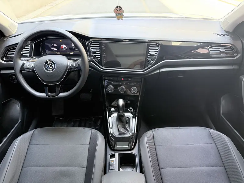 Volkswagen T-Roc — фото 7