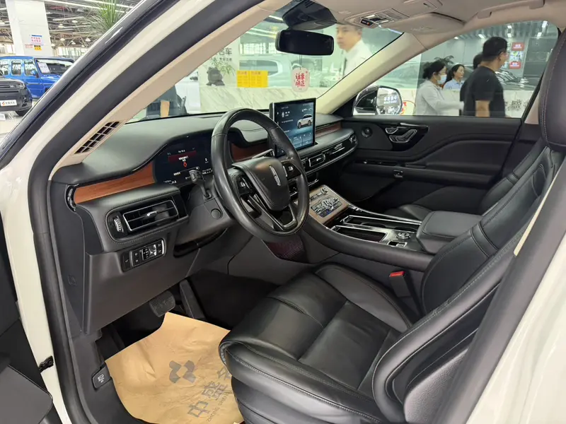 Lincoln Aviator — фото 10
