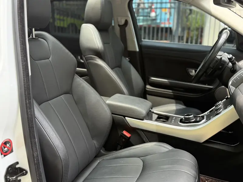 Land Rover Range Rover Evoque — фото 11