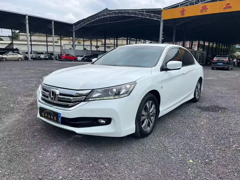 Honda Accord — фото 1