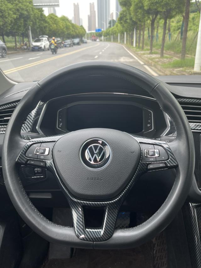 Volkswagen Tiguan L id 4387213 из Китая 21