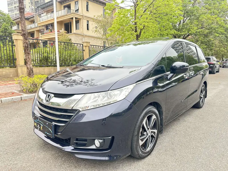 Honda Odyssey — фото 1