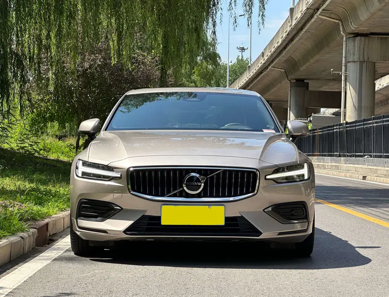 Volvo S60 — фото 2