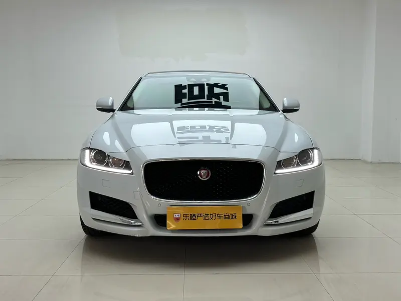 Jaguar XFL 2.0 T 200 PS Elite — фото 2