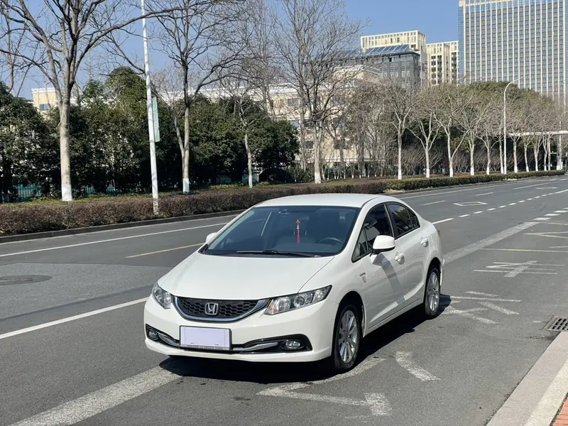 Honda Civic — фото 1