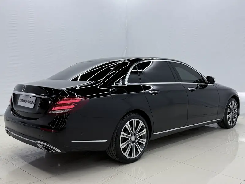 Mercedes-Benz E-Class — фото 5
