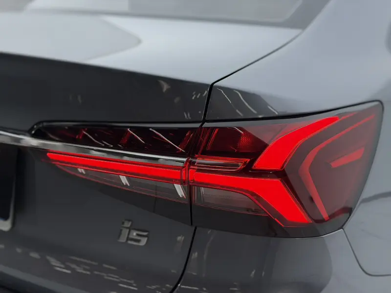 Roewe i5 — фото 8