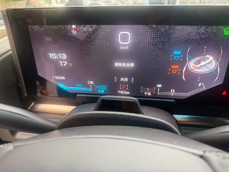 GMC EV SUV 4 WD 5 — фото 8