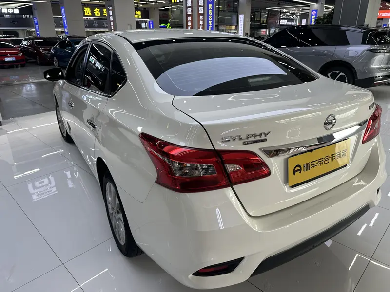 Nissan Sylphy 1.6L XE CVT комфорт — фото 4