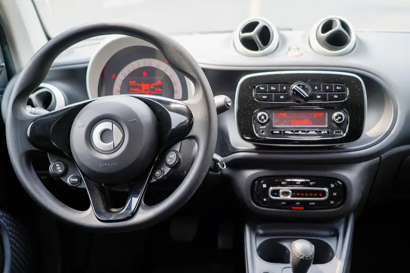 Smart fortwo 1.0 L 52 — фото 10