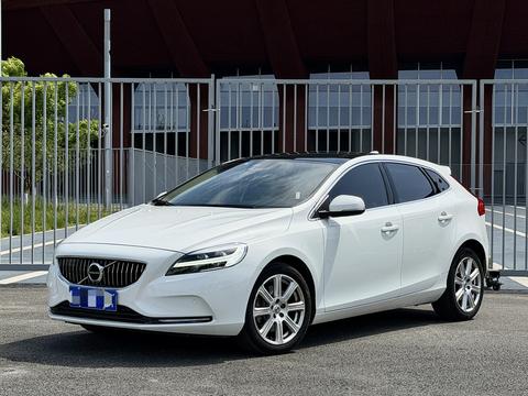 Volvo V40, 2017 год