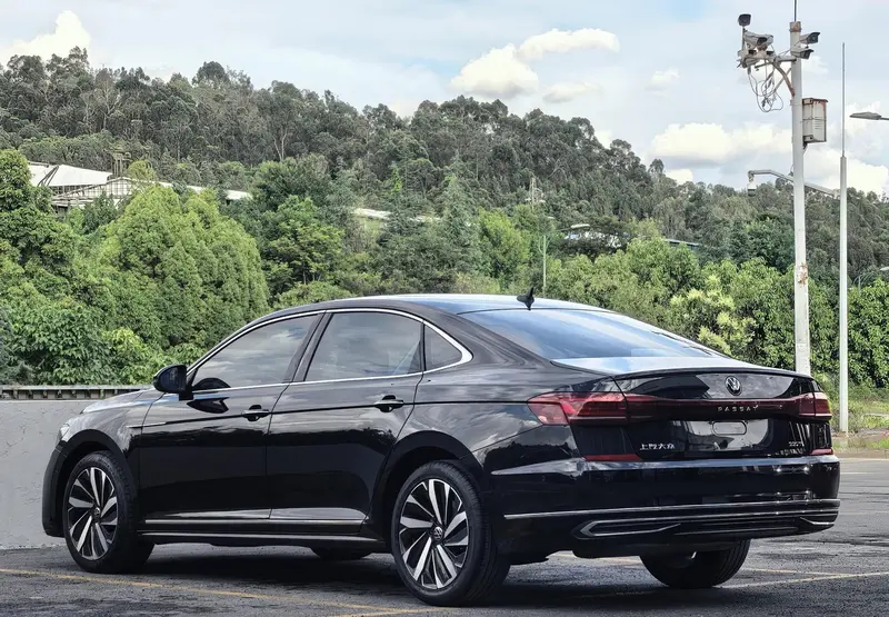 Volkswagen Passat — фото 4