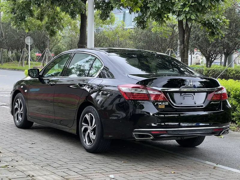 Honda Accord — фото 4