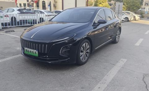 Hongqi E-QM5