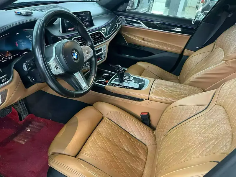 BMW 7 Series 740Li премиум M спортпакет — фото 8